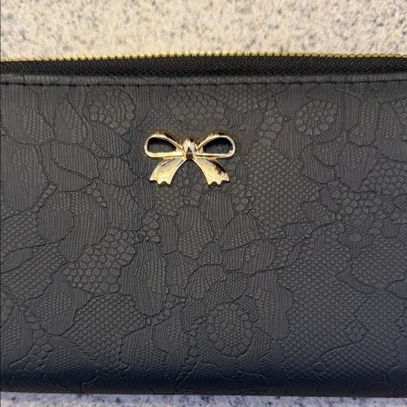 Black Bow Accent Wristlet Wallet - Picture 2 of 6